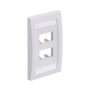 PLACA DE PARED VERTICAL EJECUTIVA, SALIDA PARA 4 PUERTOS MINI-COM, CON ESPACIOS PARA ETIQUETAS, COLOR BLANCO
